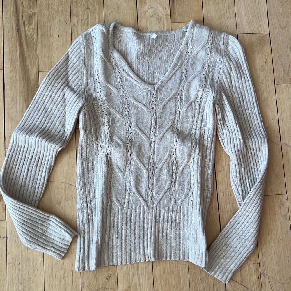 Cashmere Vneck Sweater Sz S